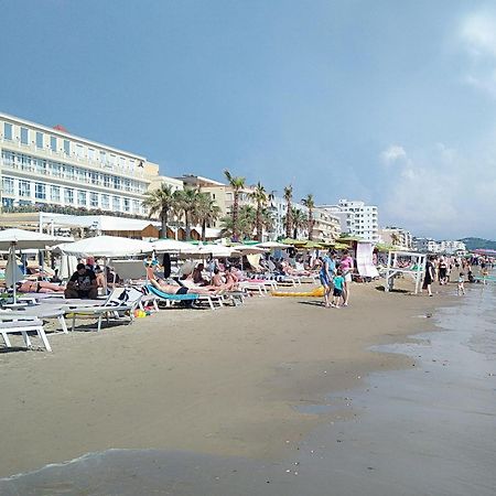 Coastal Apartment Дуррес Екстер'єр фото